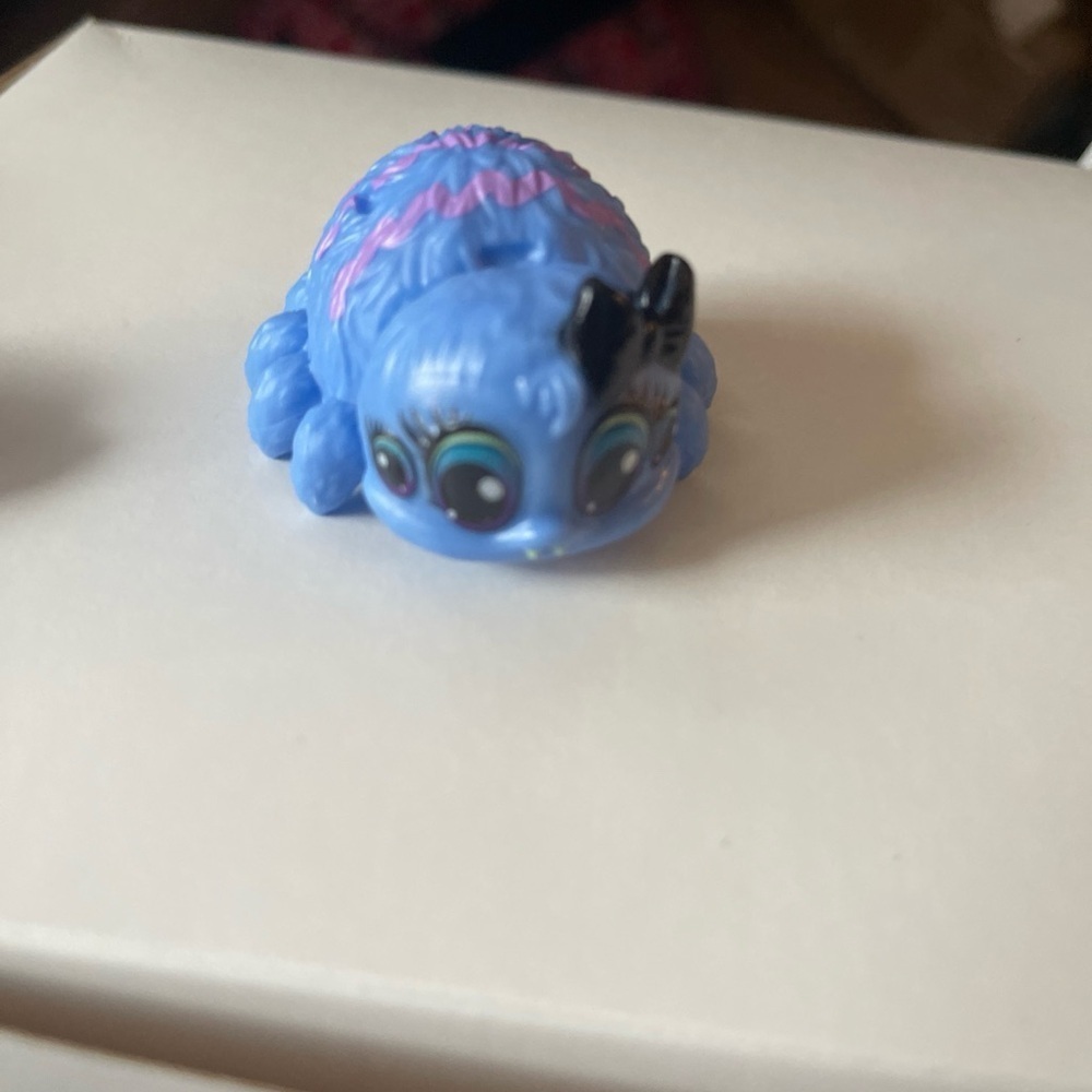 Monster High Doll G3 After-Ghoul Student Lounge Tarantula Spider pet